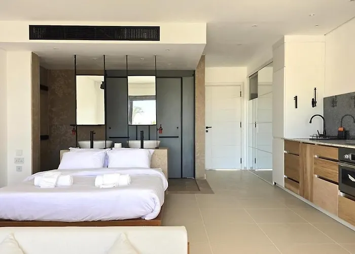 Modern Minimalist & Pool Side Somabay בית נופש