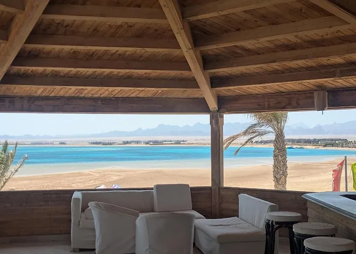 בית נופש Modern Minimalist & Pool Side Somabay הורגהדה